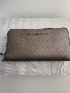 Michael Kors Taupe/Brown Saffiano Zip Wallet with Gold Logo
